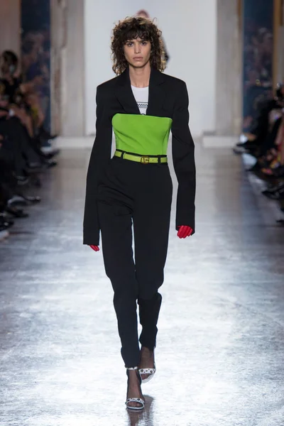 Look 39